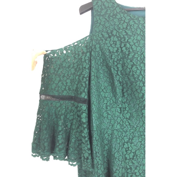 Eliza J cold shoulder bell sleeve lace dress 8142 - Picture 3 of 5